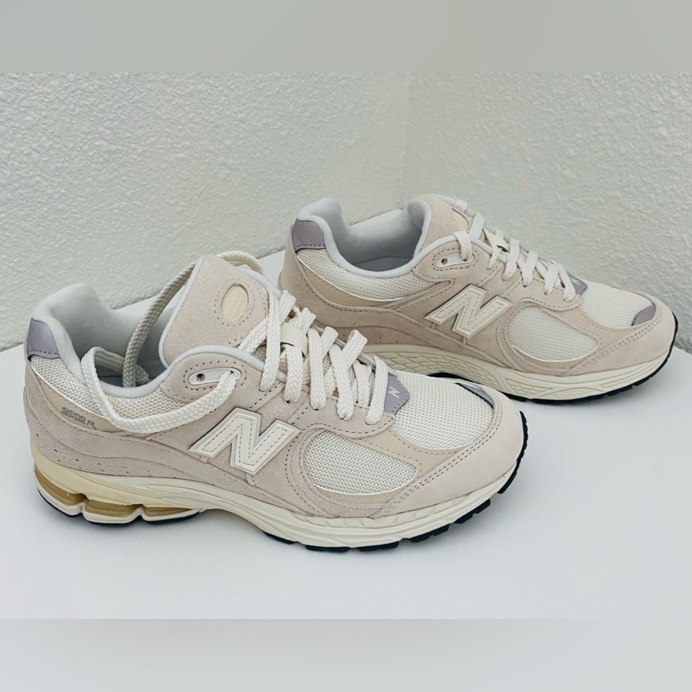 New Balance 2002R Sneaker Beige